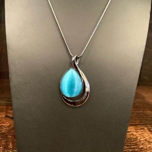 LIA SOPHIA Snake Chain Pendant Necklace Euc - Picture 2 of 5